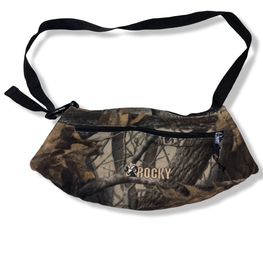 Rocky RealTree Camouflage Cross Body Hand Warmer Bag